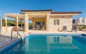 Stunning Home In Mandre